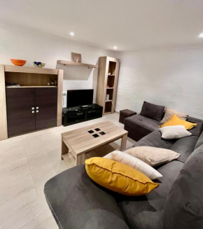 New flat with outdoor pools in Puerto de Estepona